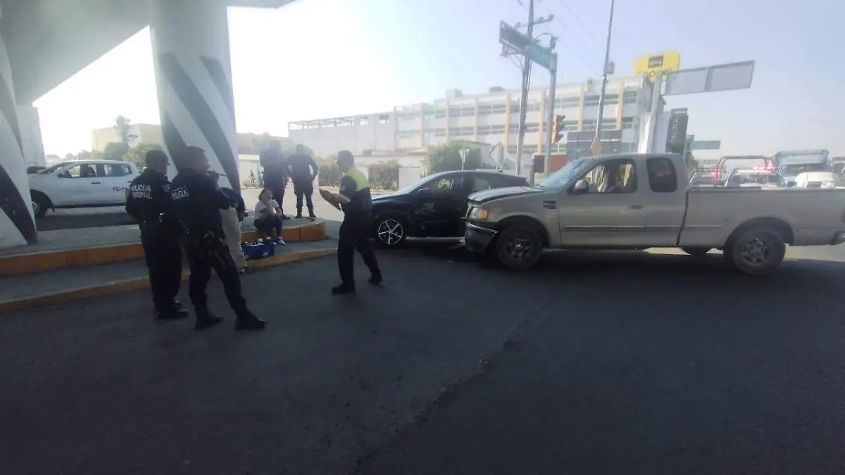 SJR POLI  QUEDARON EN MITAD DEL
