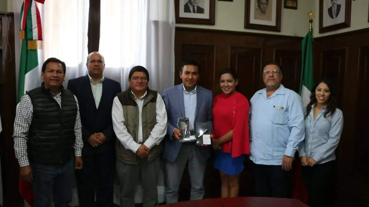 La UAQ y el gobierno municipal de Pedro Escobedo generarán proyectos educativos. Foto Especial