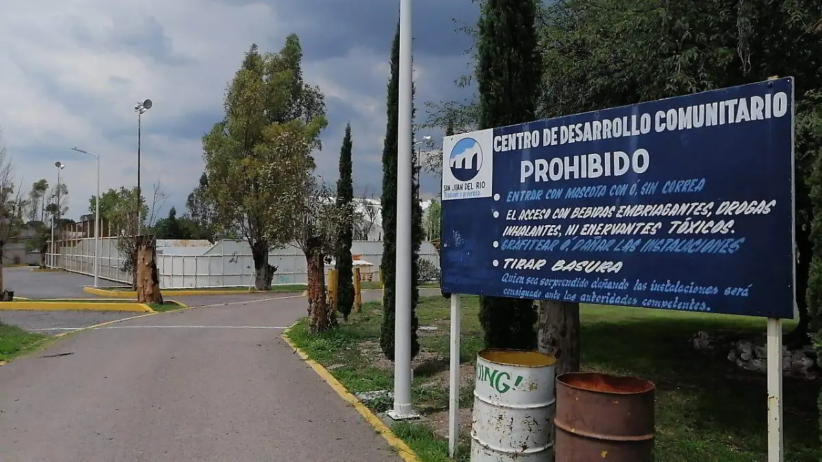 Reactivan clases de nataci_n en espacios deportivos.  Luis Lu_vanos  El Sol de San Juan del R_o.