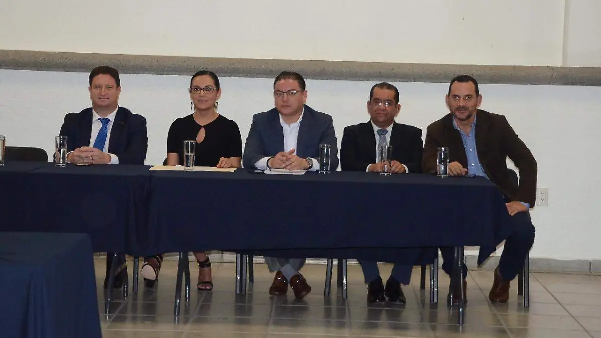 Inauguraron diplomado de seguridad y salud para los industriales de San Juan del Río.