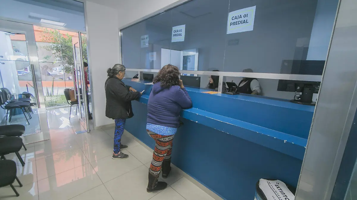 Destacan mayores beneficios al pagar en enero el predial.  Foto César Ortiz  El Sol de San Juan del Río.
