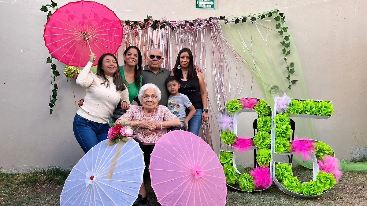 FOTO PRINCIPAL SJR Le organizaron una comida