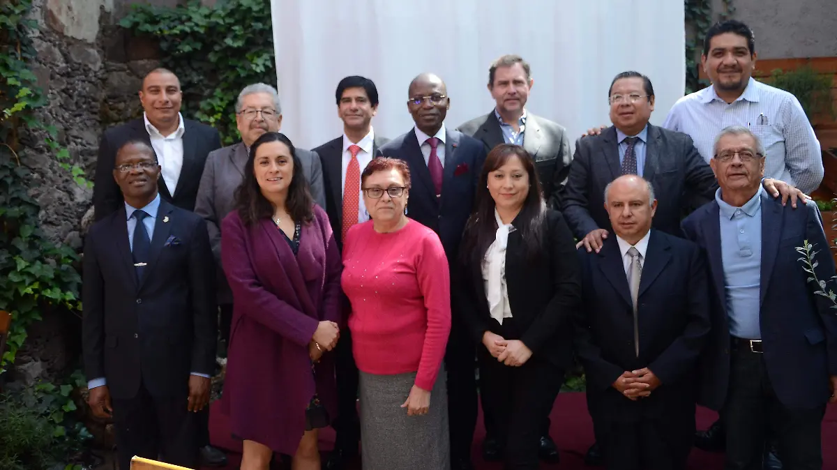 Excelentísimo embajador de Costa de Marfil en México, Djérou Robert Ly se reunió con empresarios locales.