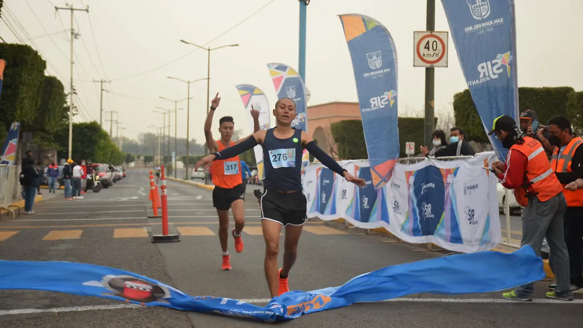 SJR HUGO ARCILA AL MOMENTO DE CRUZAR LA META