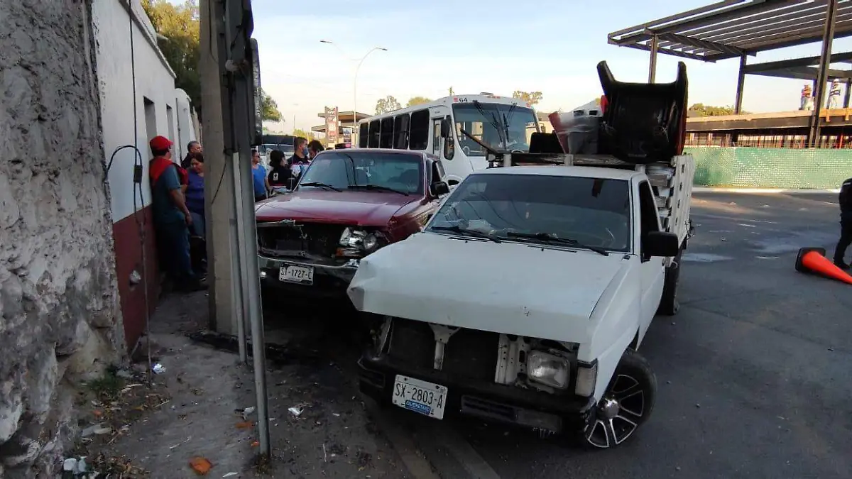 Semaforazo en salida a Amealco