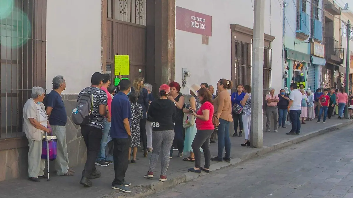 Durante julio habrá entrega de pensión para adultos mayores y personas con discapacidad.  Foto Archivo  El Sol de San Juan del Río.