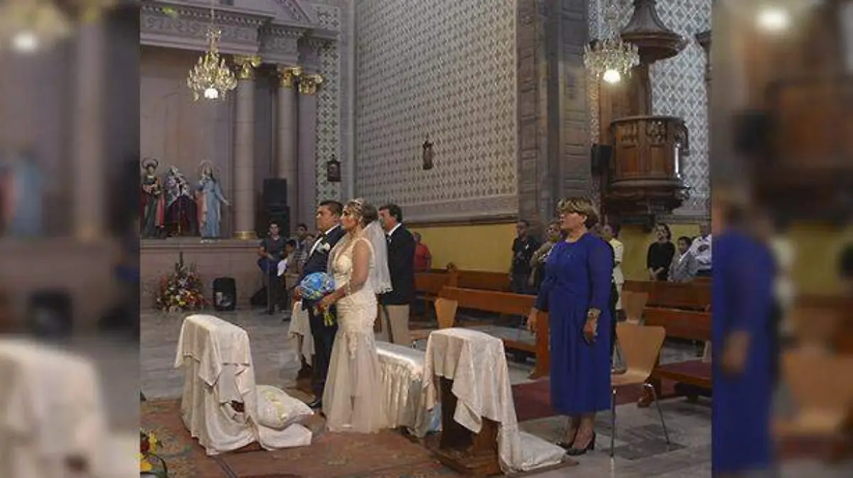 SOC-EN SUS ESPONSALES