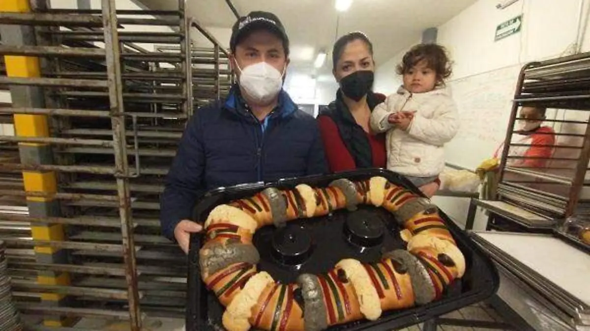 Desde hace 11 años se dedican a elaborar exquisitas roscas en Calabria.  Dolores Martínez.