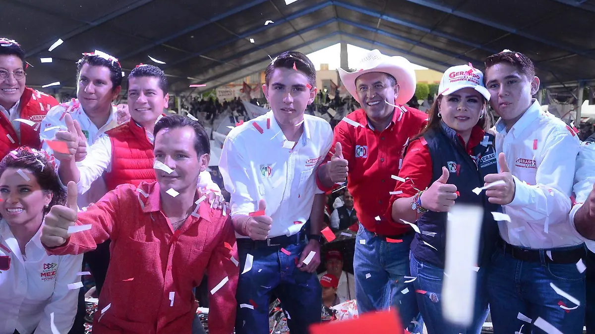 Ante cientos de militantes y arropado de la dirigencia estatal, Gerardo Sánchez Vázquez candidato a la presidencia municipal de San Juan del Río culminó su campaña.
