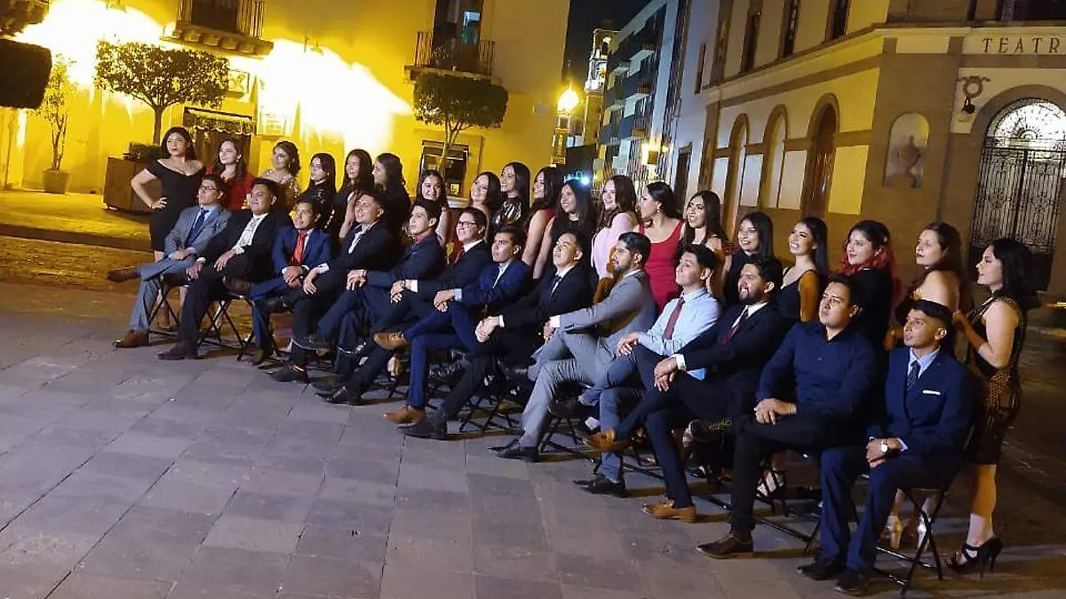 1.- Egresados