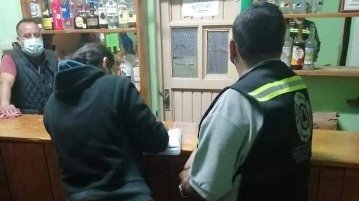Hay suspensiones en establecimientos que tienen venta de bebidas embriagantes.  Cortesía Unidad Anticovid.