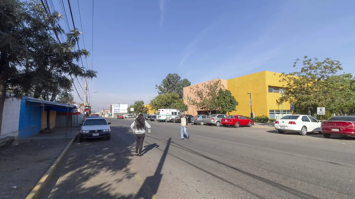 Comerciantes y derechohabientes de la clínica de la zona 3, piden presencia policial en las inmediaciones de este perímetro.