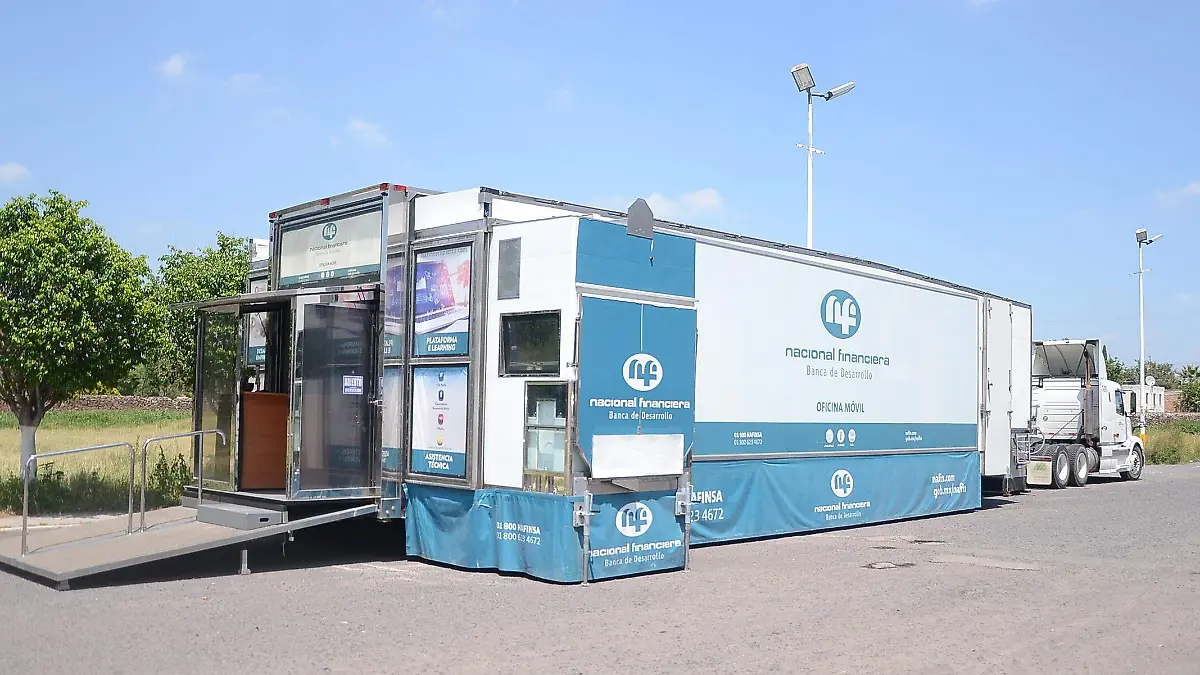 Industriales de Tequisquiapan gestionan oficina regional de Nacional Financiera. Foto Jacob Cabello