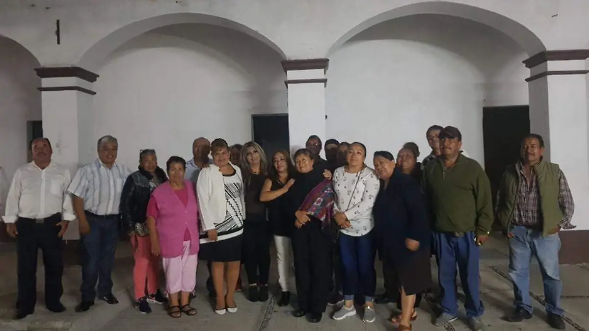 Comerciantes participaron en celebración en homenaje a Don Meche.  Foto Cortesía.