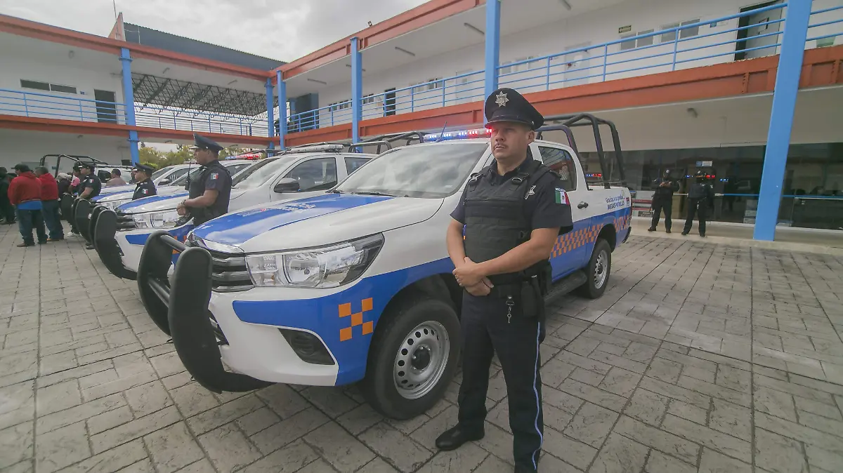 Brindarán apoyo de 4 mil pesos mensuales a los que se integren a la academia. Foto César Ortiz. El Sol de San Juan del Río.