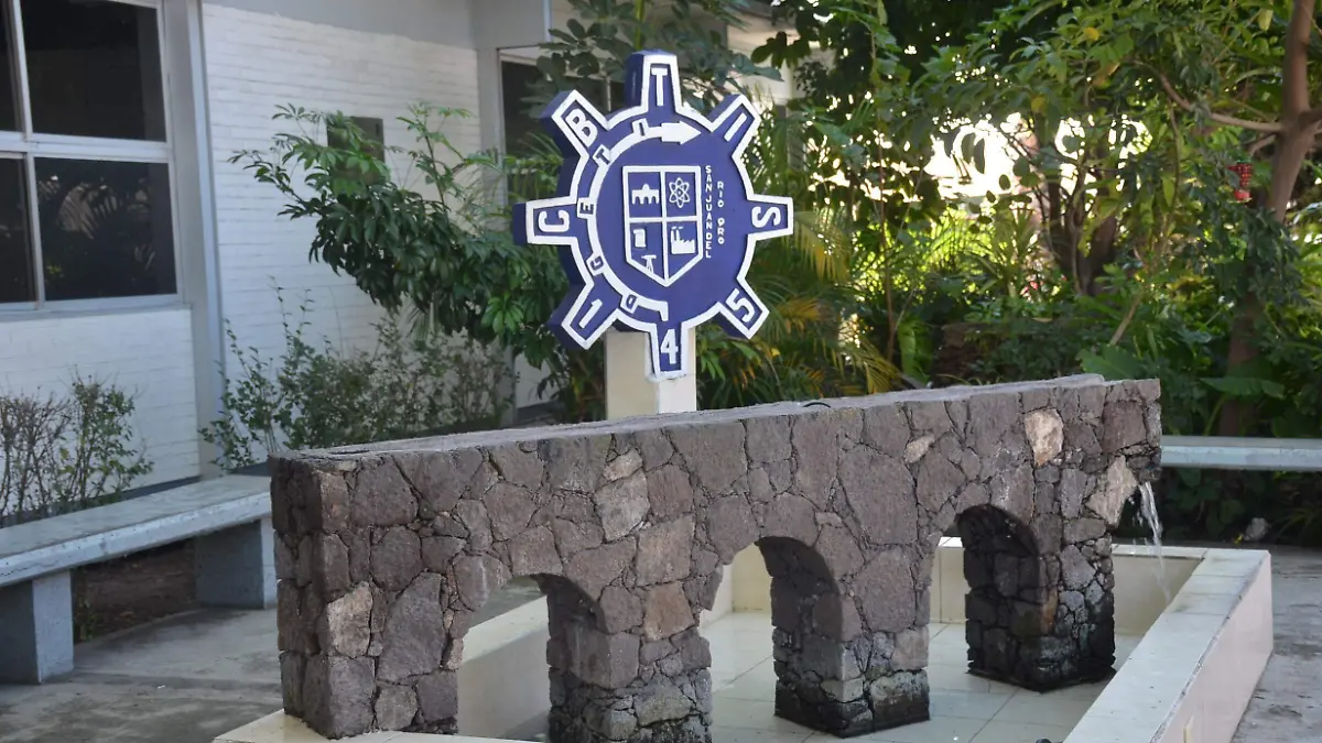 El CBTIS 145 festejó su 38 aniversario.