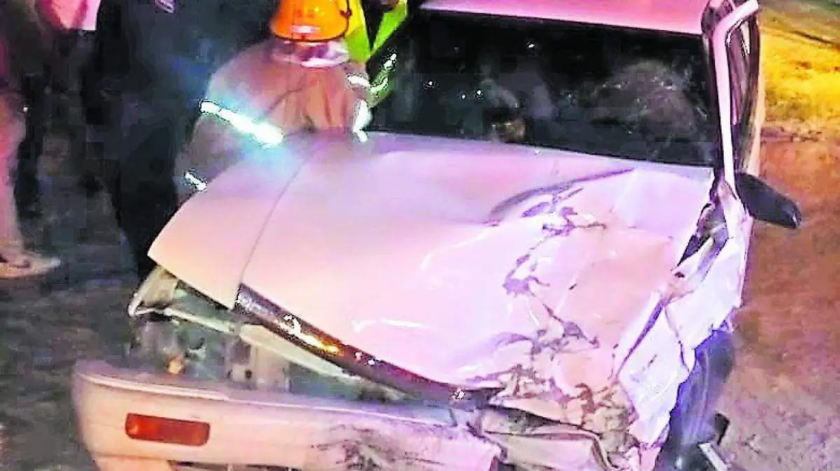 EL AUTO QUEDO DESTROZADO_CMYK