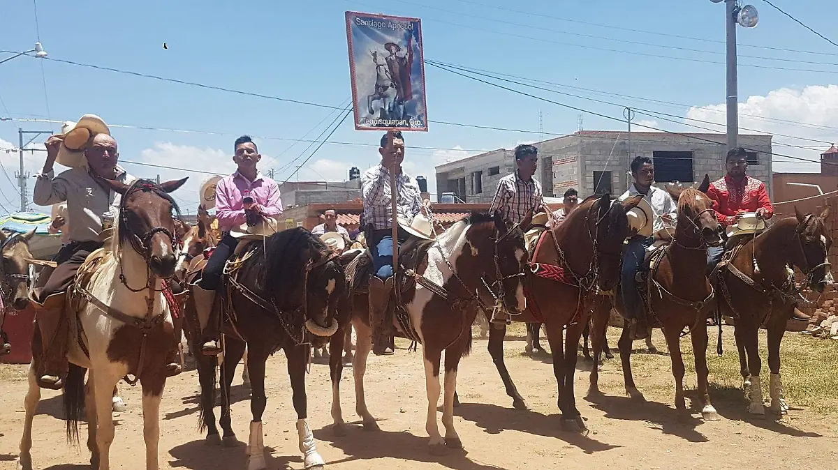 SJR Jinetes presentando ofrenda