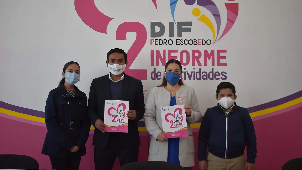 Presidenta del patronato del DIF rindi_ su informe de actividades de los _ltimos 12 meses. Cortes_a Gobierno Escobedo.