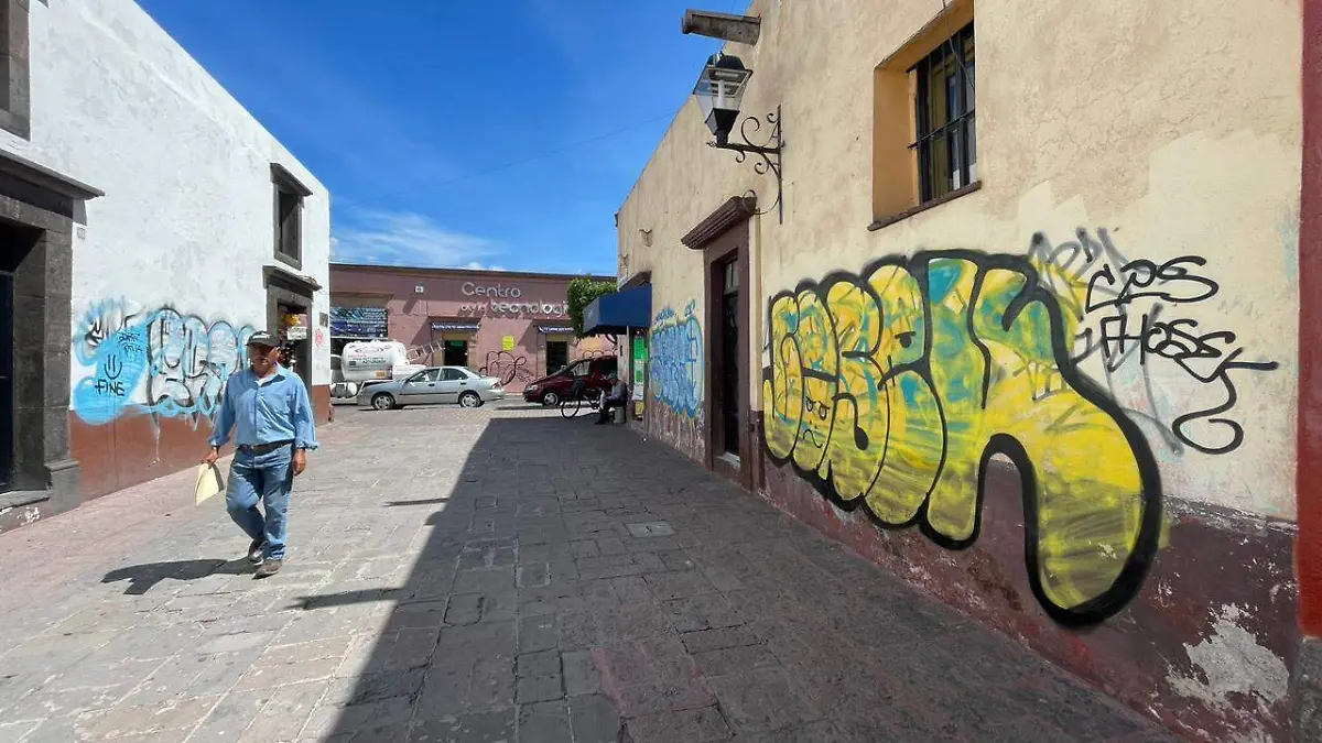 Restaurarán estatuas de Puente de la Historia