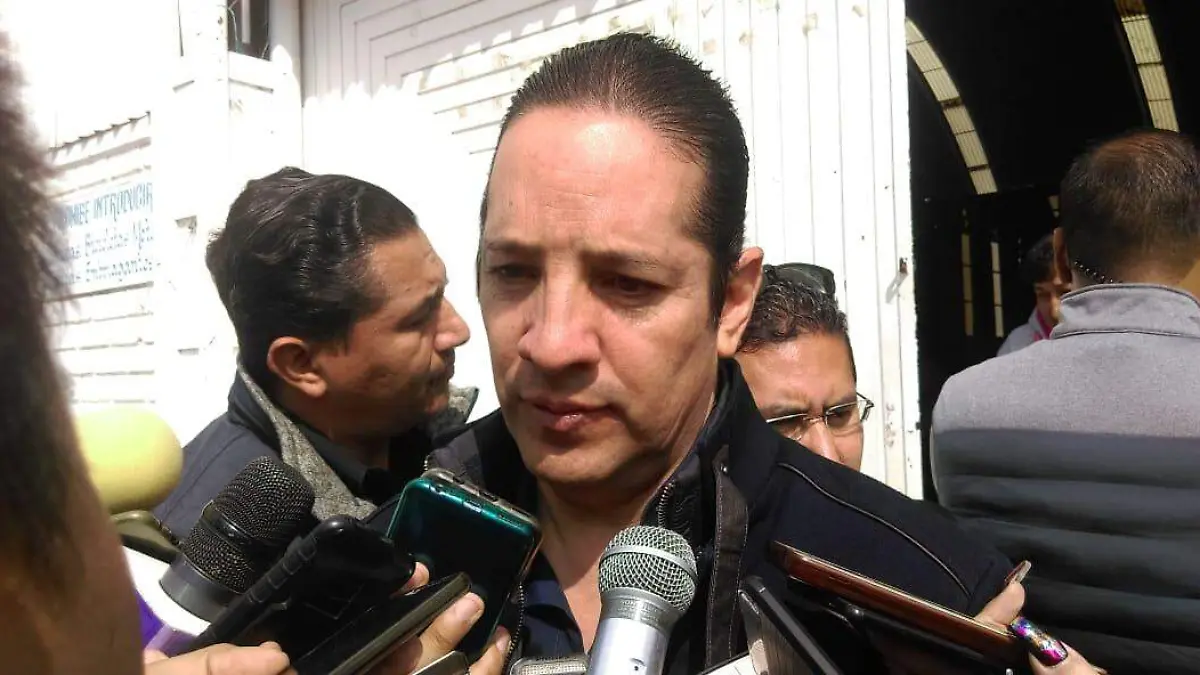 Gobernador se comprometió a ayudar a las familias de los deudos del trágico accidente de La Valla. Foto Dolores MartínezEl Sol de San Juan del Río.