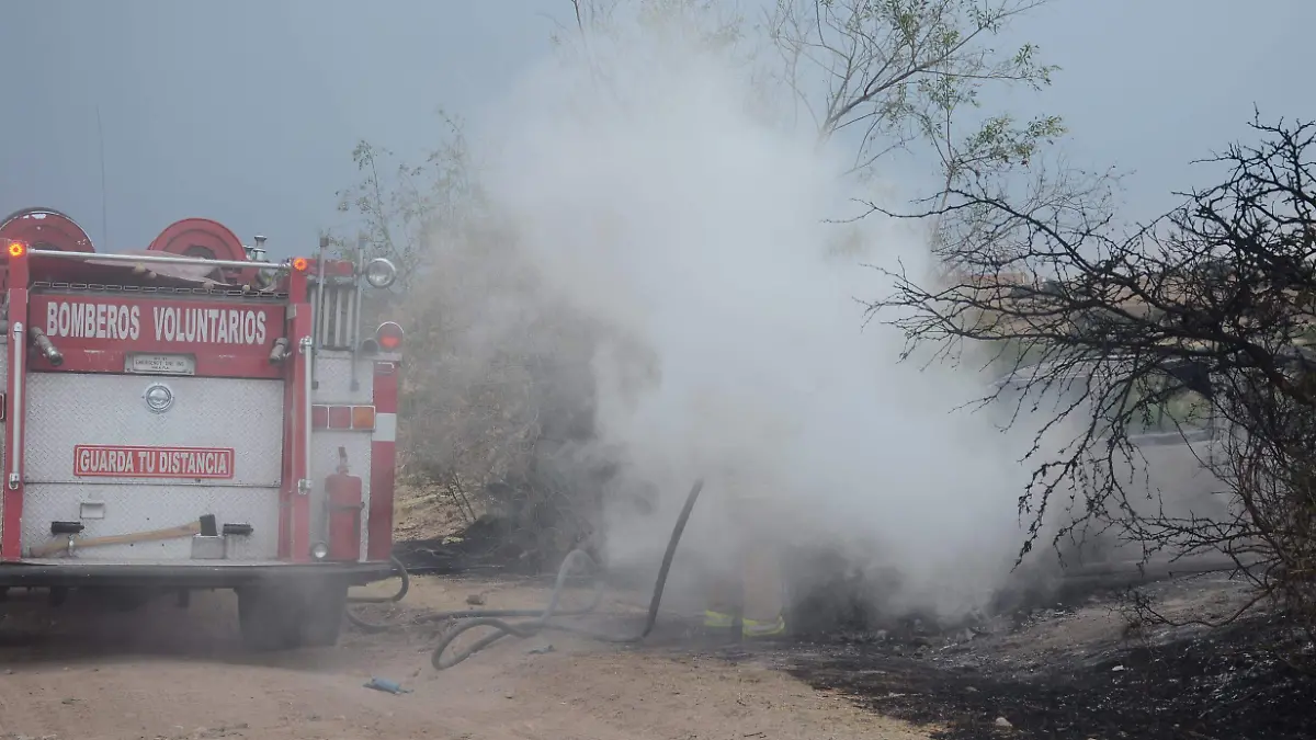 Pandemia no ha sido un factor que disminuya la cantidad de emergencias que atienden bomberos.  Luis Lu_vanos  El Sol de San Juan del R_o.