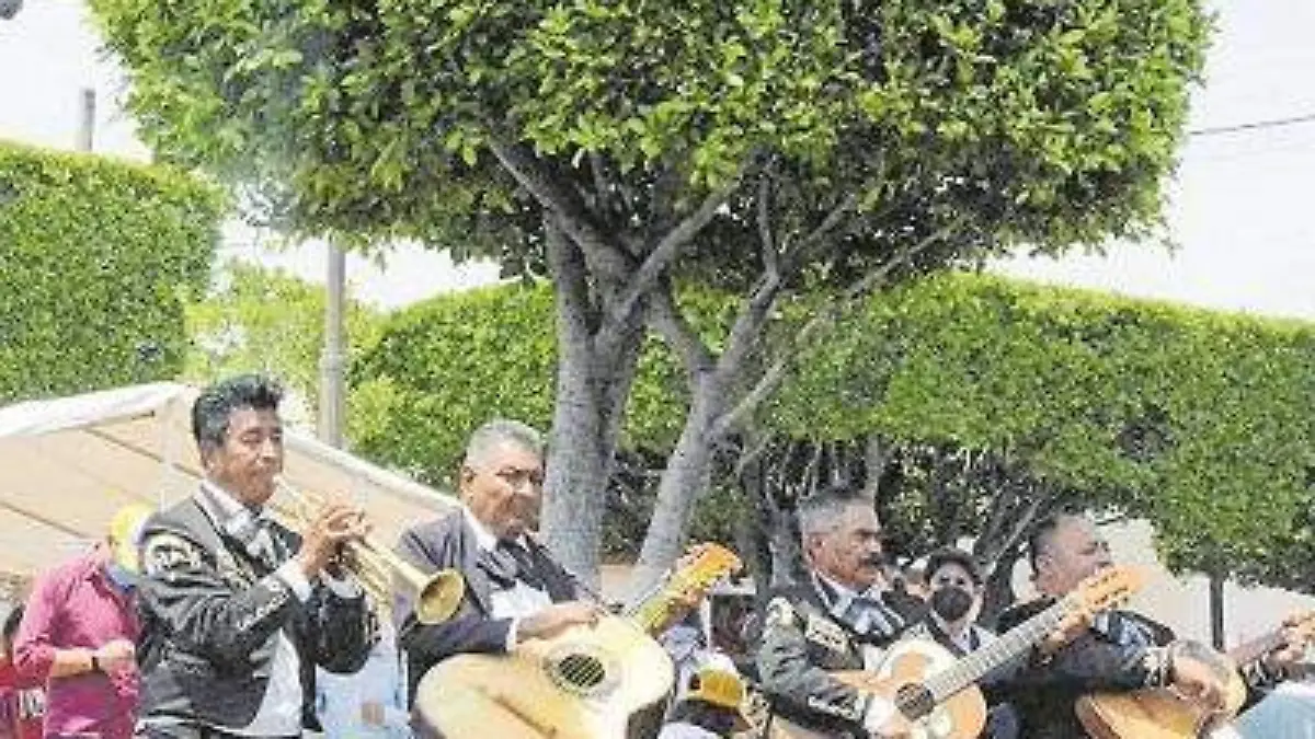 8.- Mariachi