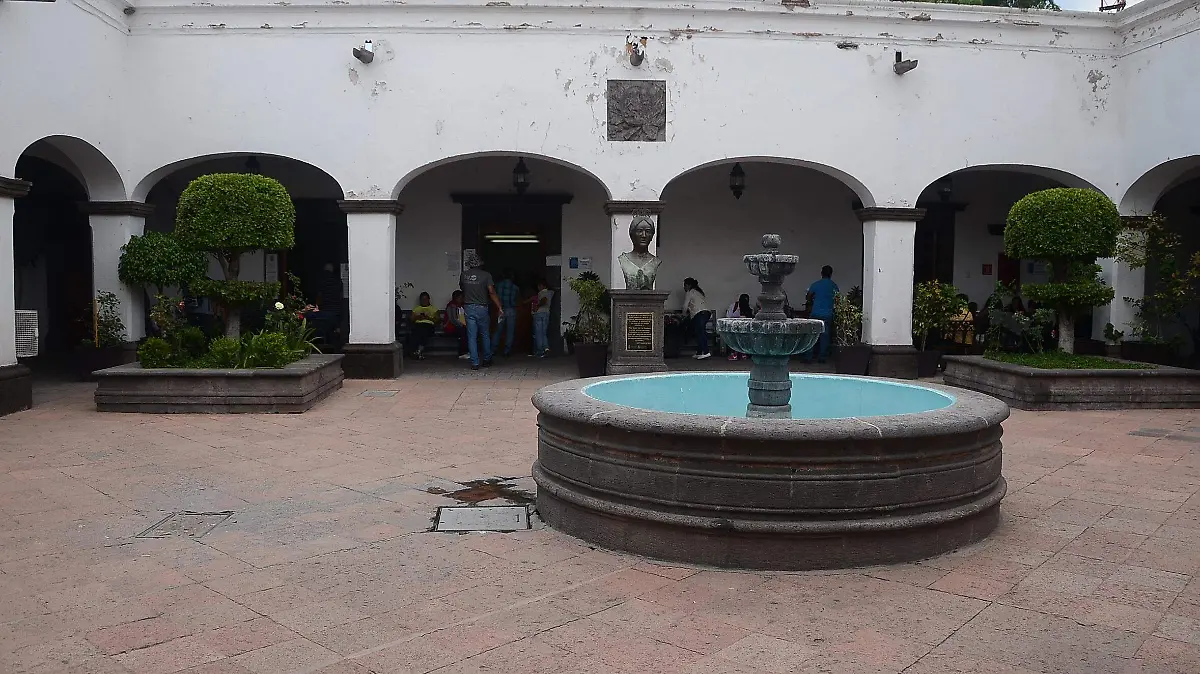 Planean gestión de recursos para restaurar edificio de la ex presidencia municipal.