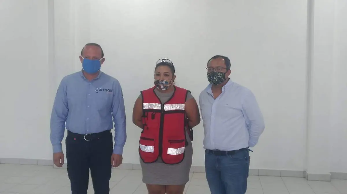 Contaron con el apoyo de los regidores para otorgar los apoyos alimentarios.Cortesía Profesionistas.