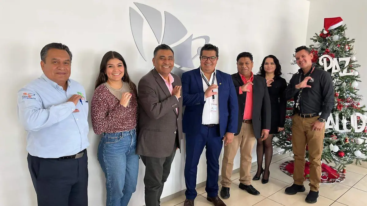 Representantes del Cecati 22 y del Cecyteq 