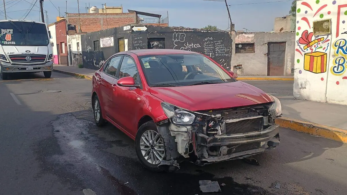 SJR POLI EL CARRO QUEDO DESTROZADO