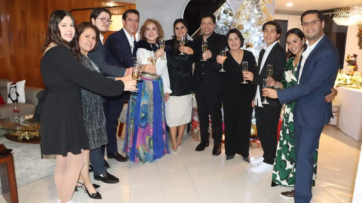 FOTO PRINCIPAL SJR Todos juntos compartieron un brindis muy especial