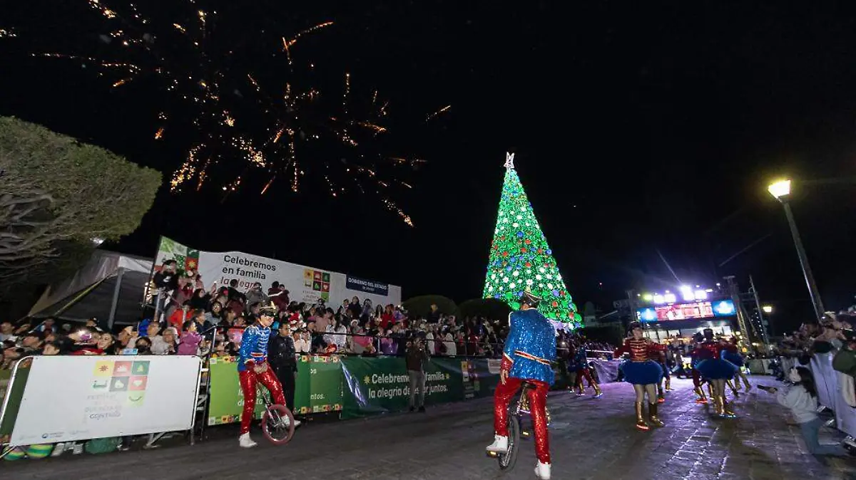 FOTO PRINCIPAL SJR El desfile navideno es de lo mas esperado este ano