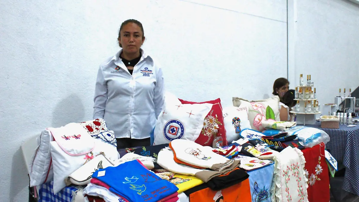 FOTO PRINCIPAL SJR La expo artesanal brinda un espacio a productores de la región