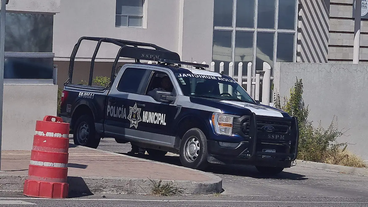 SJR POLI LO PRESENTARON EN LA
