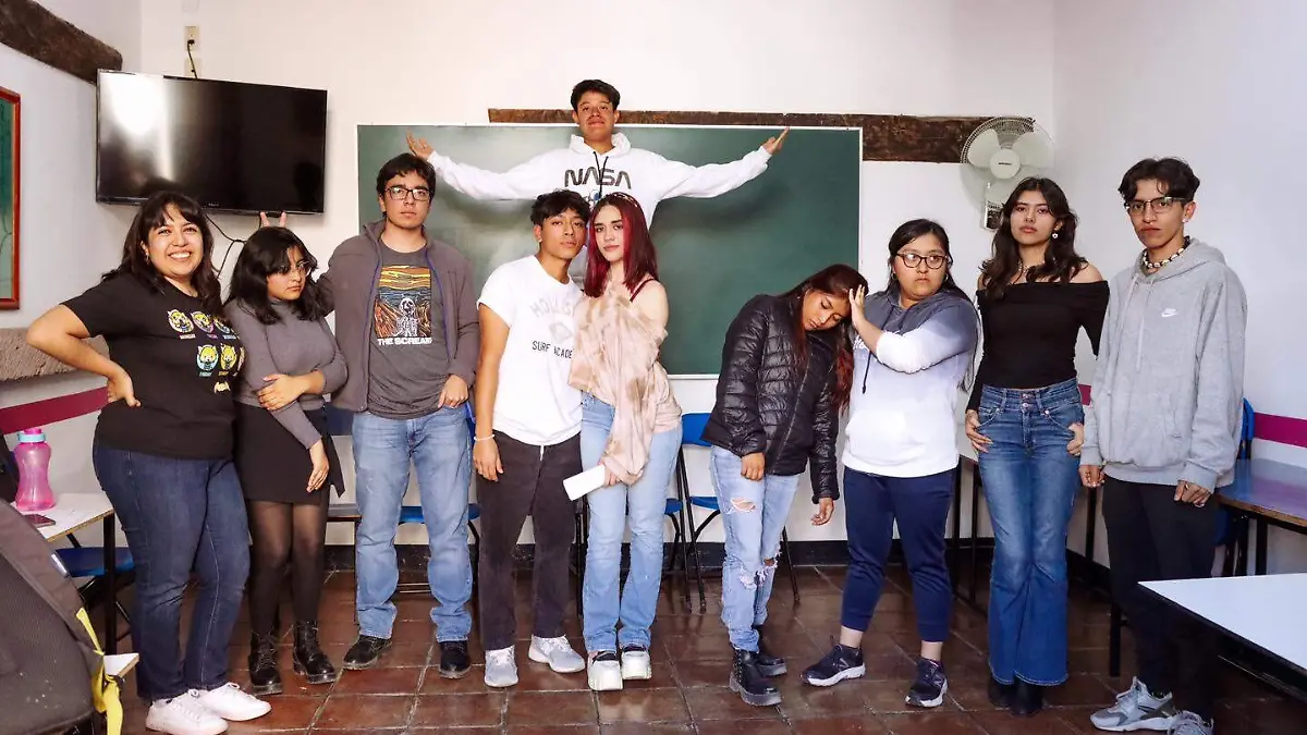 FOTO PRINCIPAL SJR Participantes del grupo de teatro en los ensayos