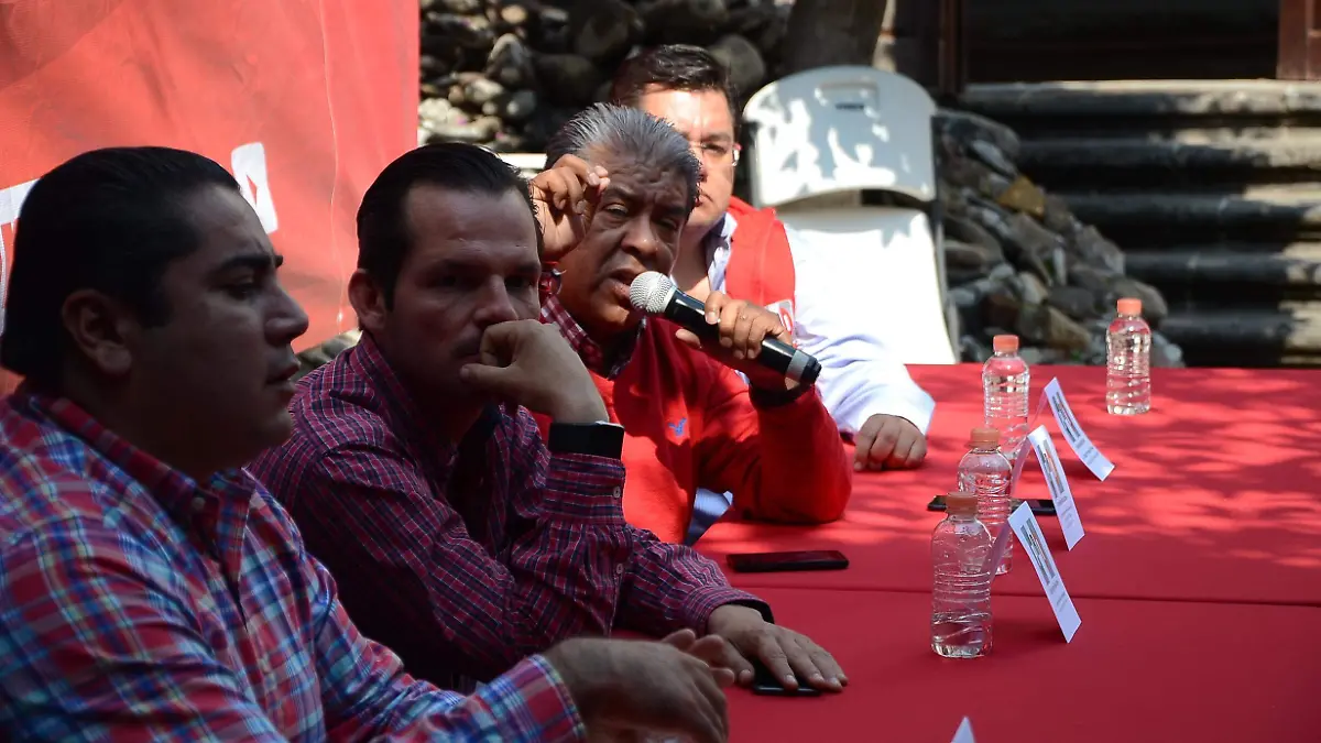 El comité estatal y municipal del PRI se pronunciaron en contra de los actos de acoso y alistan procedimientos legales.
