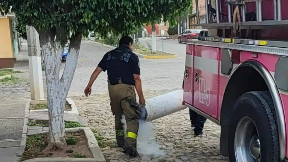 SJR POLI ACUDIERON BOMBEROS PARA