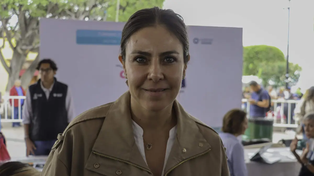  Adriana Vega