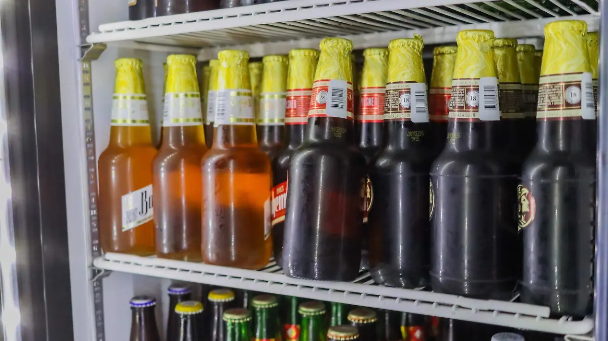 290125_alcohol_bar_cerveza_CO_2