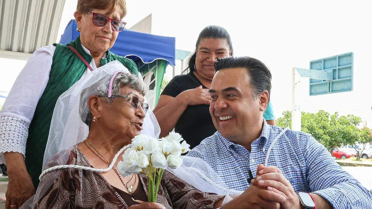 sjr El titular de la SEDESOQ