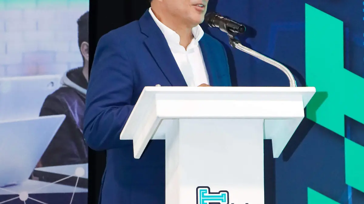 Agradeció a los padres por confiar en la institución