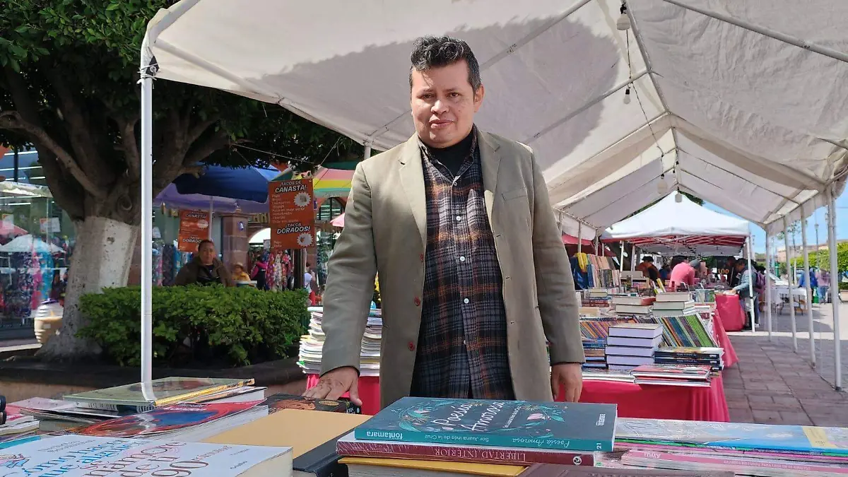 Elio Gilberto Michaus Valdez, creador de Sin Libros A.C.