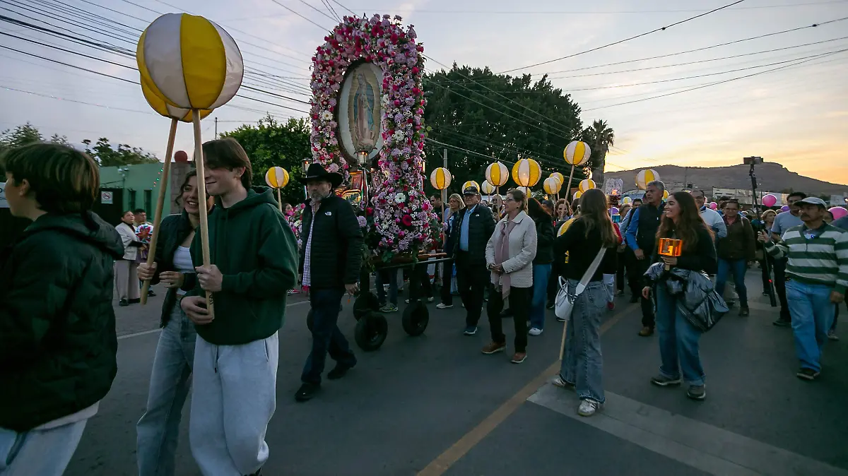 111225_peregrinacion_de los farolitos_CO_75