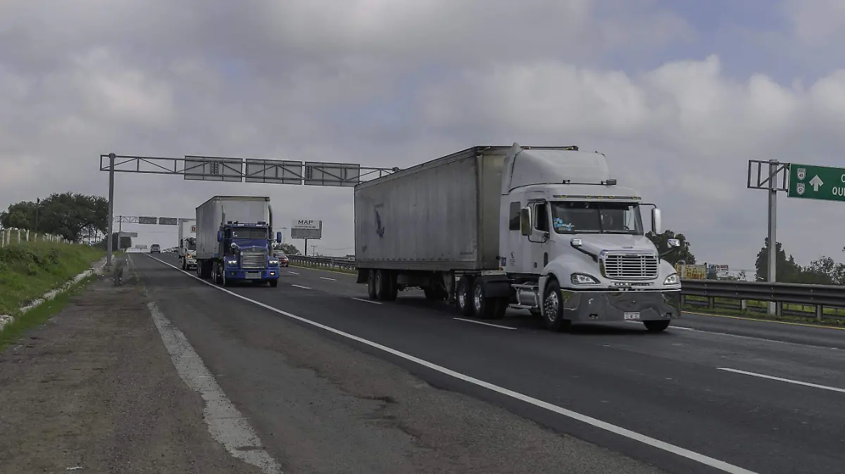 300825_autopista_57_camiones pesados_camiones turisticos_motocicletas_CO_3