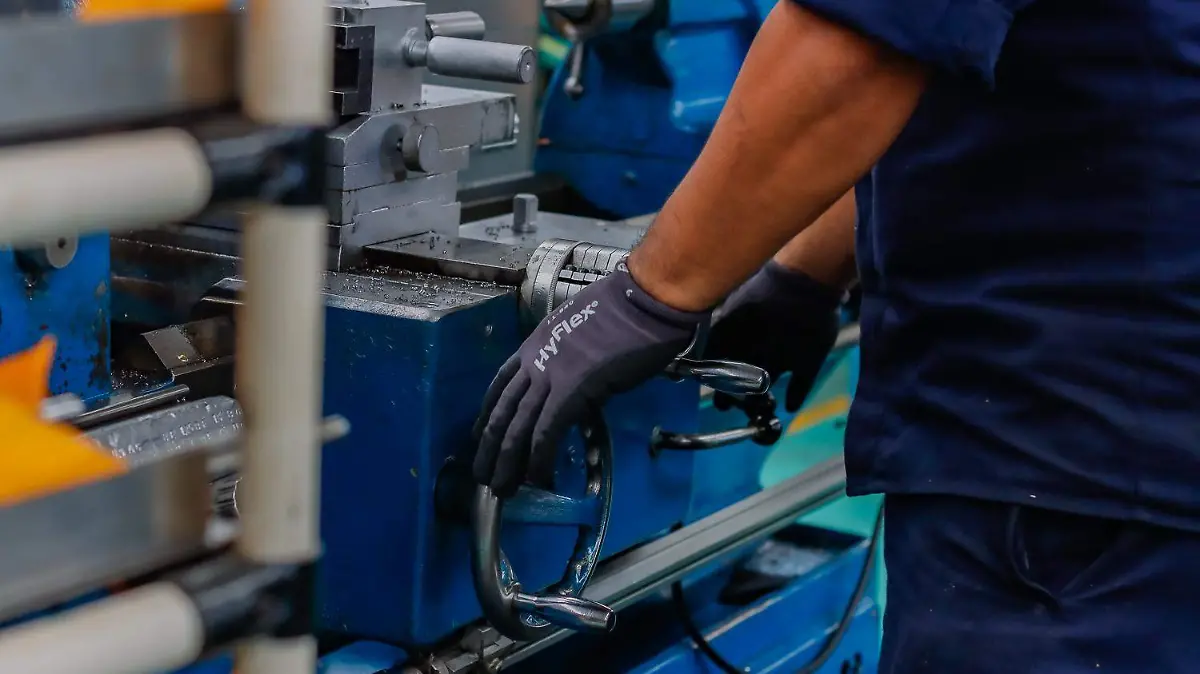 130924_trabajadores_obreros_misubishi_CO_70