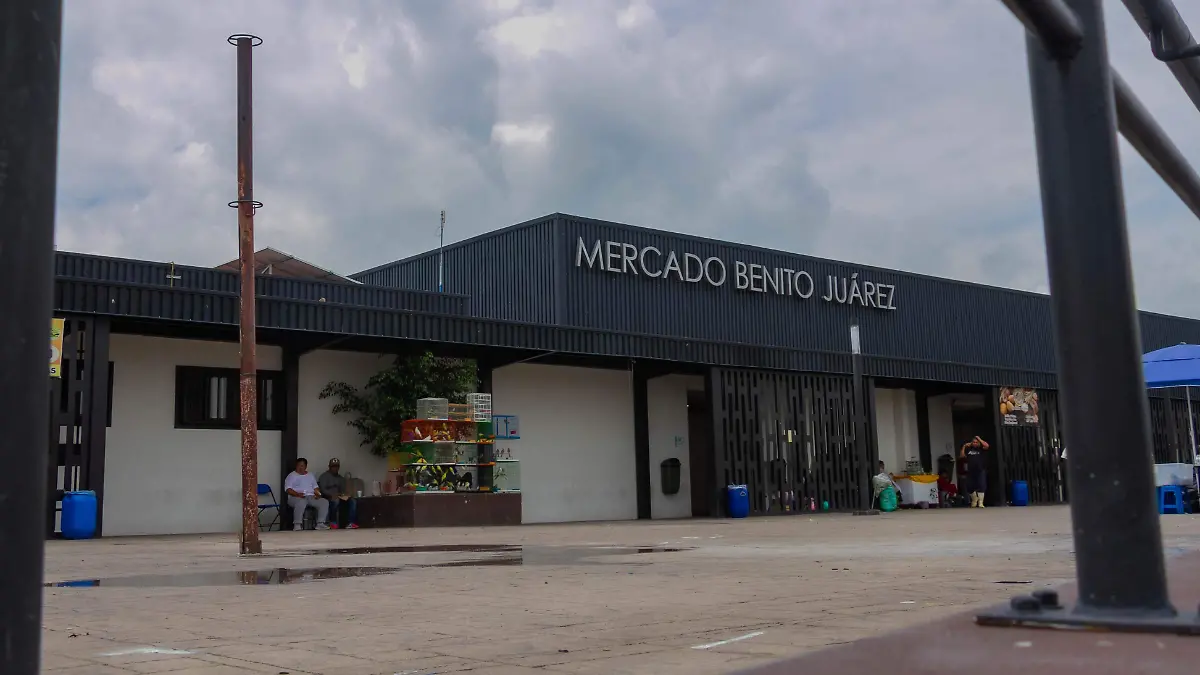 120724_mercado juarez_vendedoras afuera_CO_2