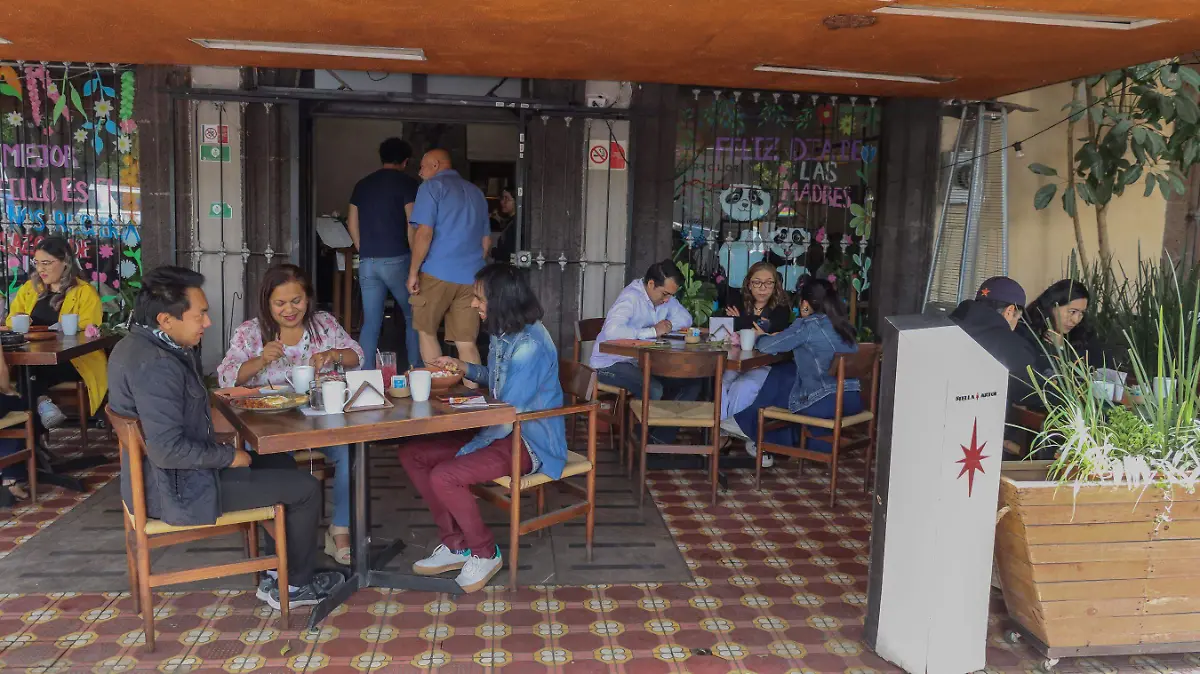 100525_restaurantes_comensales_CO_36