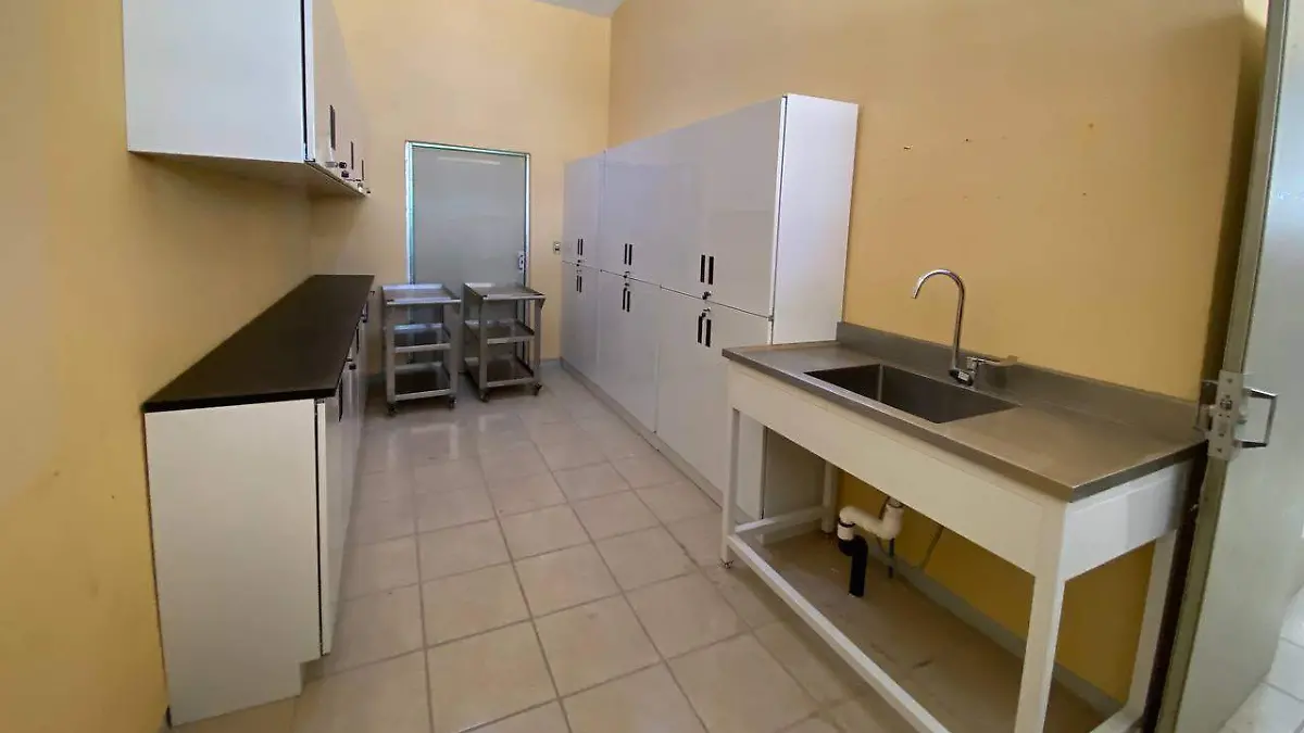 SJR_Equiparon laboratorio