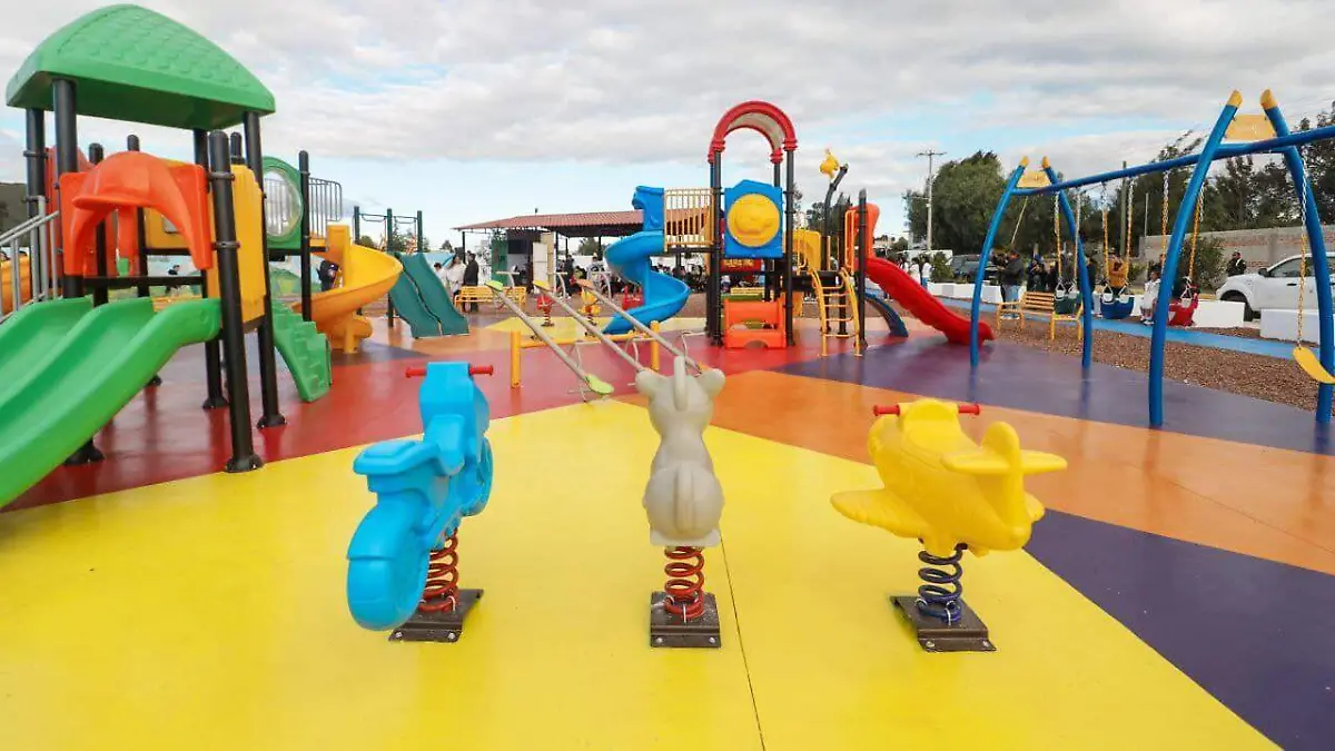 sjr Ayudan a fortalecer